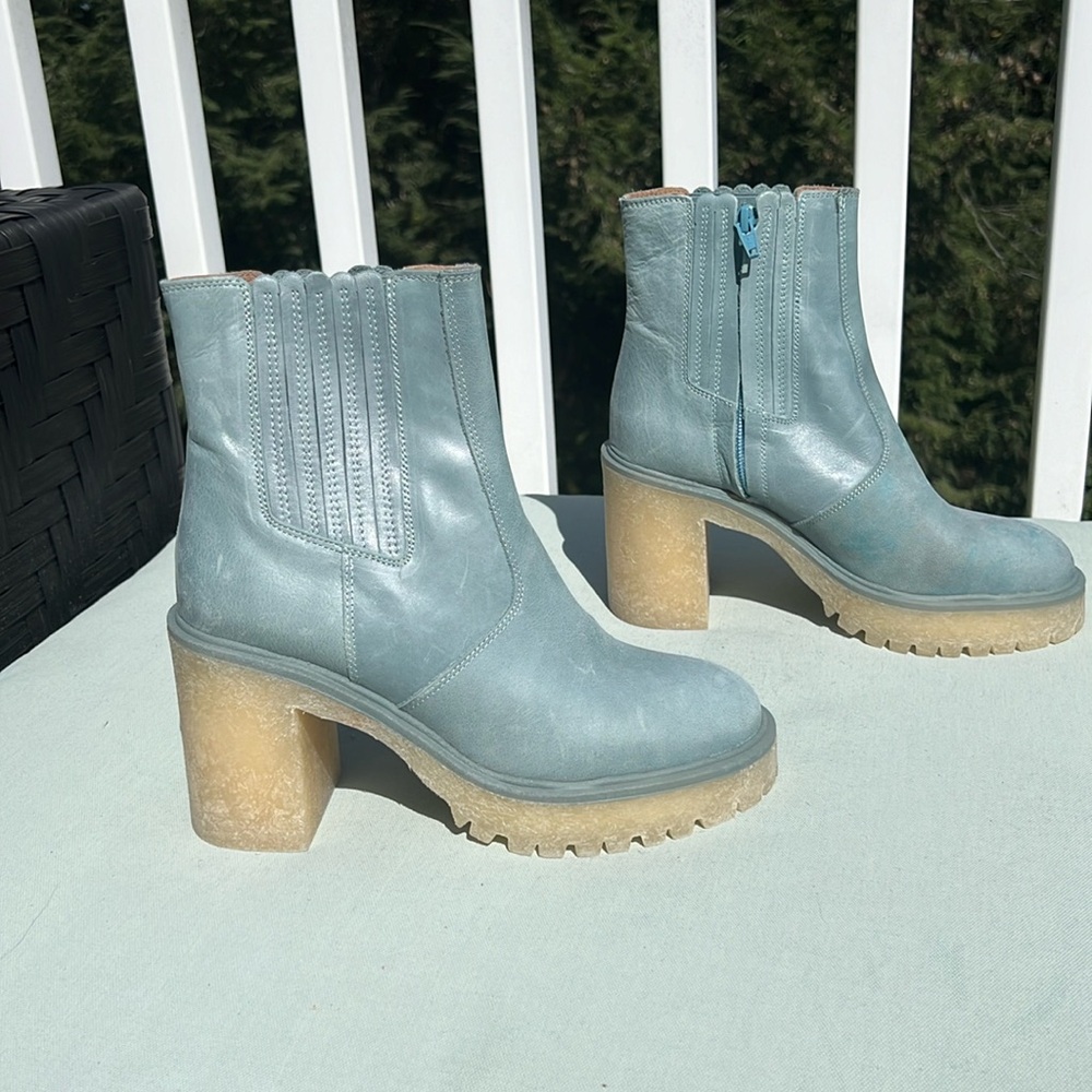 NEW* Free People Leather Chelsea Boots Blue Autumn Sky Color Size 36.5/fits like